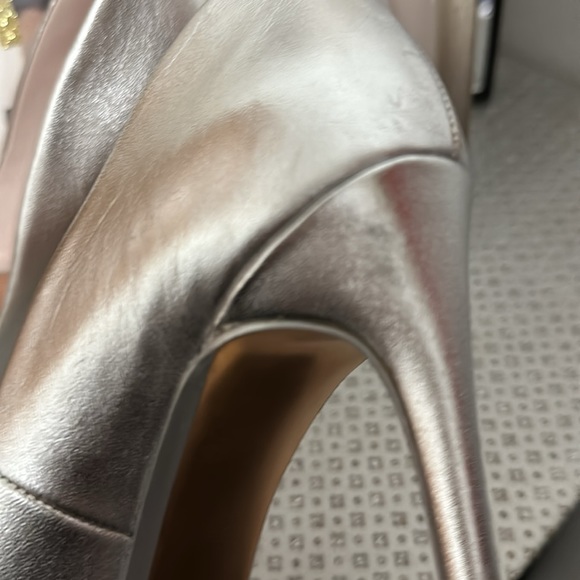 Ted Baker Silver Metallic Heels with Rose Gold Accents on Bow - Picture 9 of 13